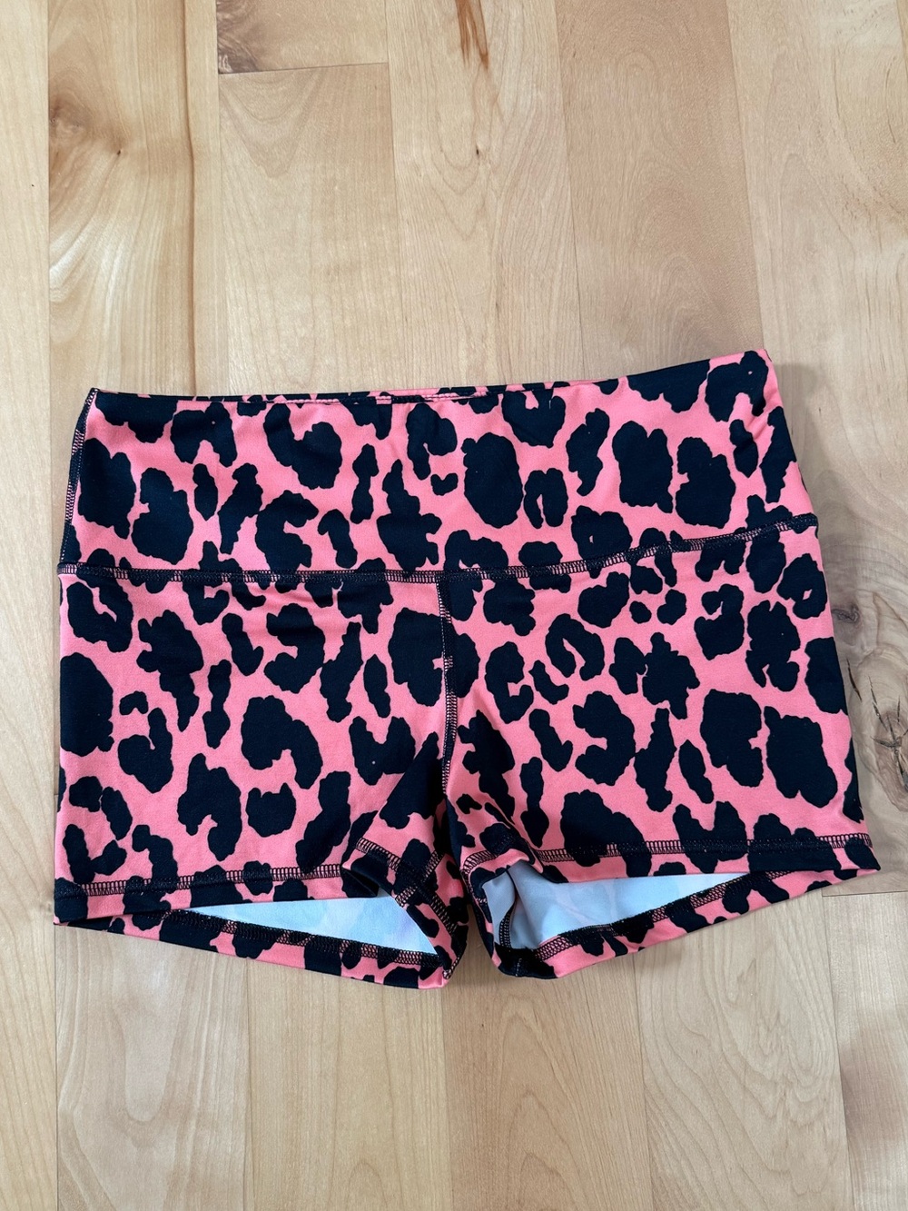 Fleo Athletic Shorts L Animal Print EUC Booty Shorts